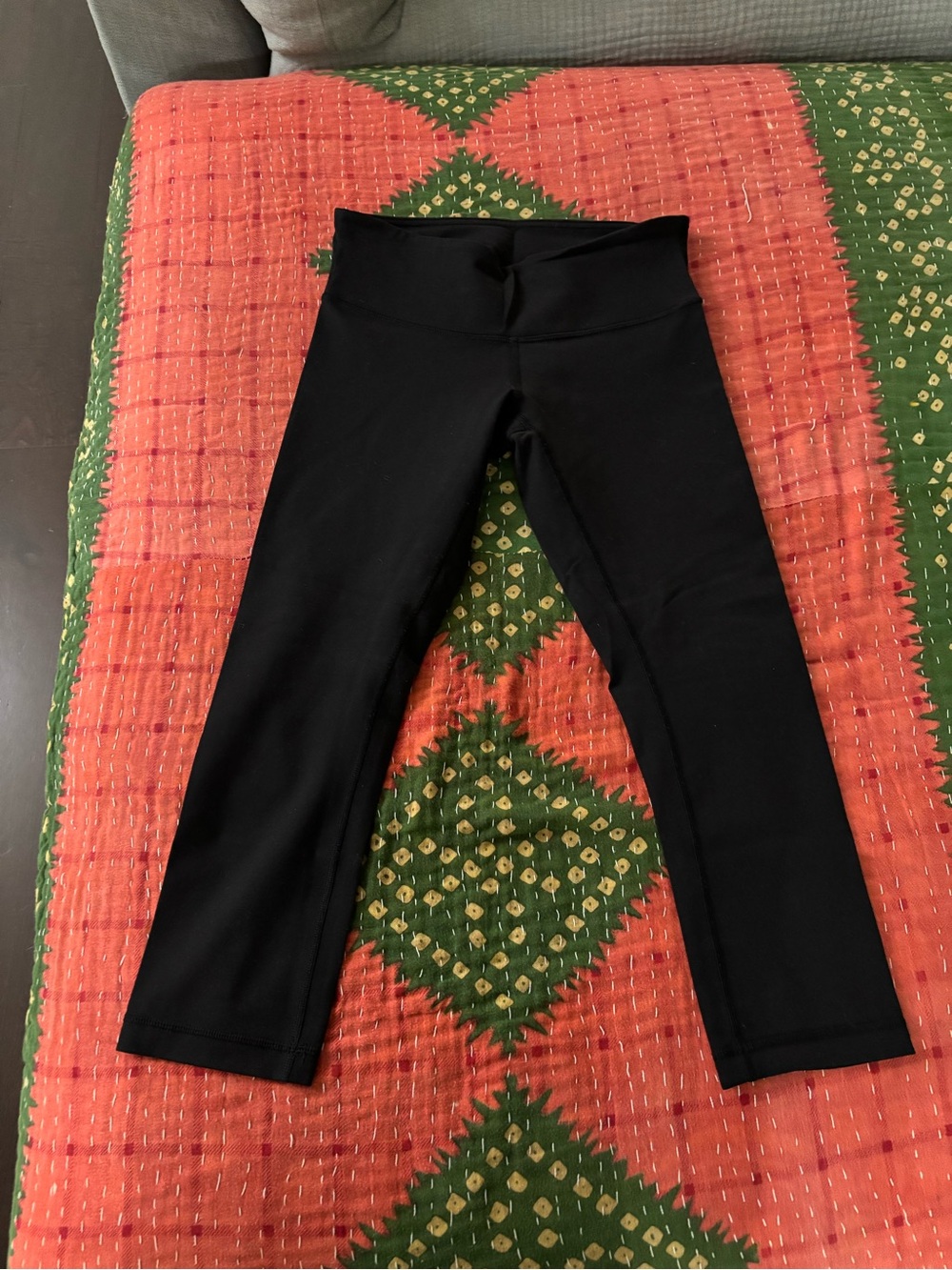 Lululemon Cropped Black Leggings size 6